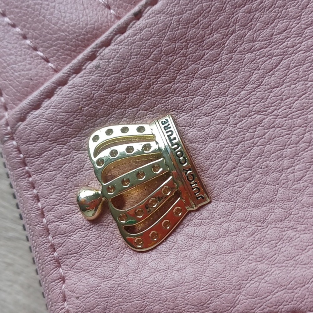 Juicy Couture  Wallet - Picture 2 of 16
